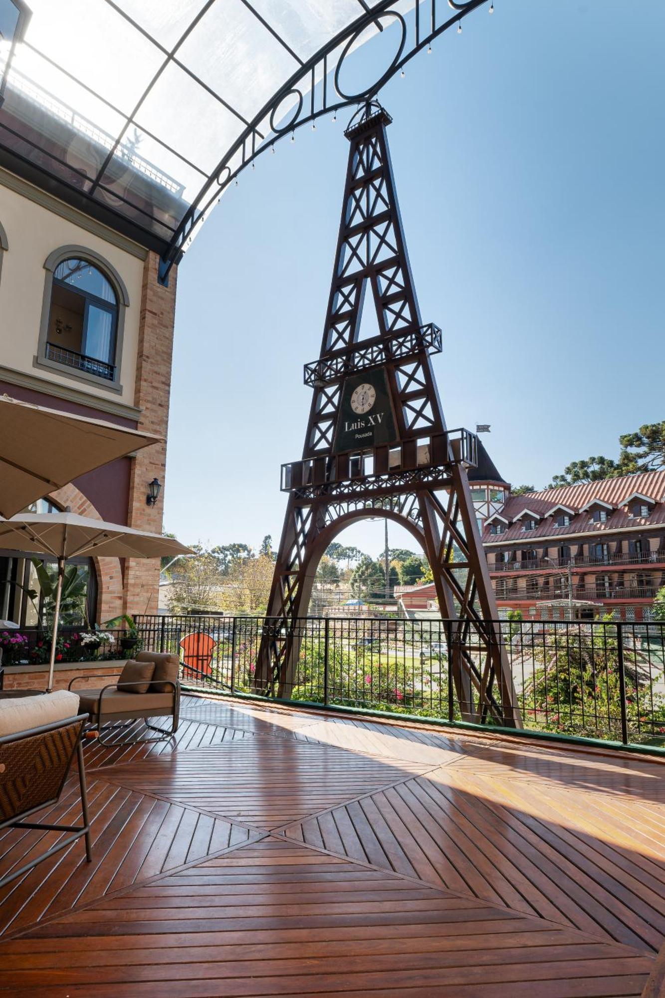 Pousada Luis XV Campos do Jordão Zewnętrze zdjęcie The Eiffel Tower at the French village