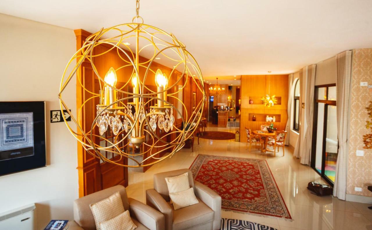 Pousada Luis XV Campos do Jordão Zewnętrze zdjęcie The interior of the hotel